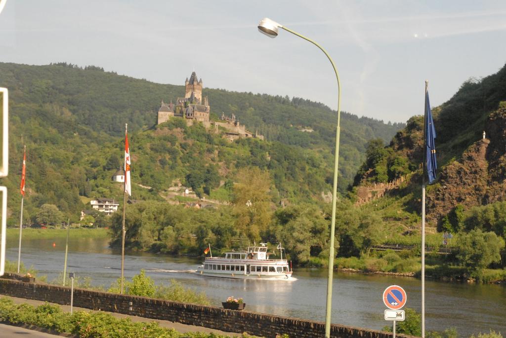 Stumbergers Hotel Cochem Bagian luar foto